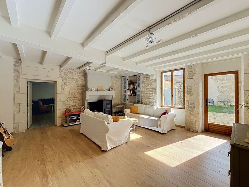 Vente Maison Louzignac - 8 pièces -204 m² - (17160)