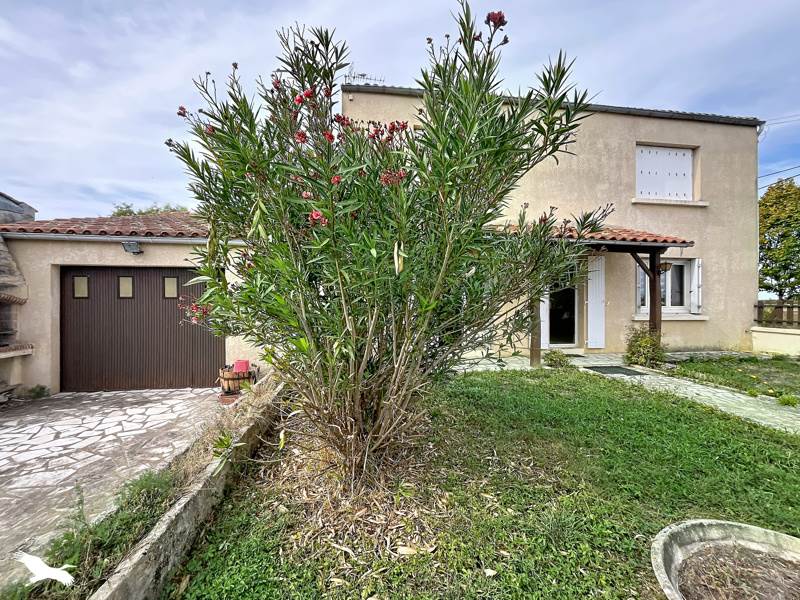 Vente Maison Aujac - 6 pièces -102 m² - (17770)