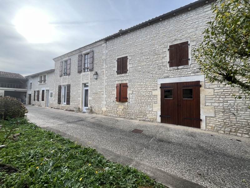 Vente Maison MATHA 17160 5 pièces - 181 m²