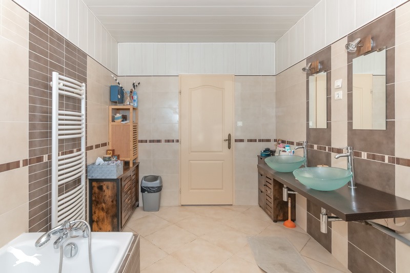 Vente Maison POUSSAN - 6 pièces -176 m² - (34560)