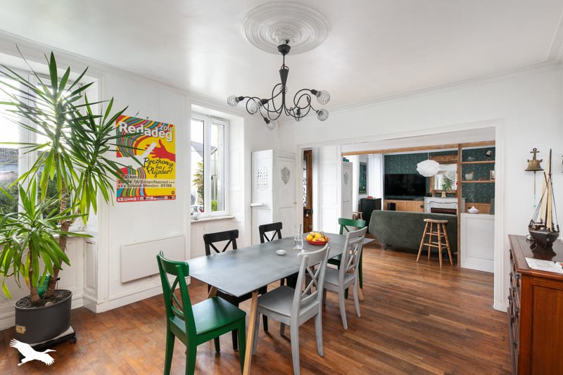 Vente Maison PLOUGUERNEAU - 10 pièces -225 m² - (29880)