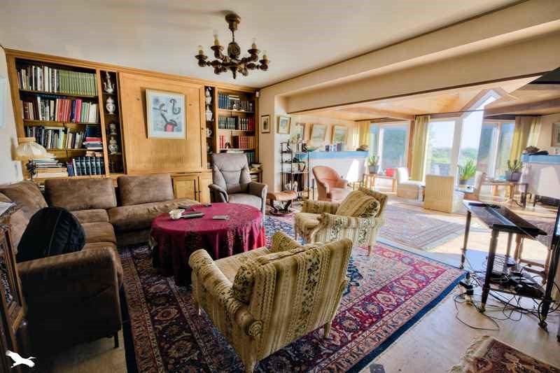 Vente Maison PLOUGUERNEAU - 7 pièces -222 m² - (29880)