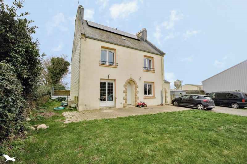 Vente Maison PLOUGUERNEAU - 5 pièces -110 m² - (29880)