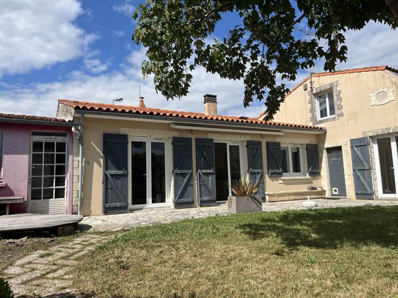 Vente Maison PUILBOREAU - 6 pièces -125 m² - (17138)