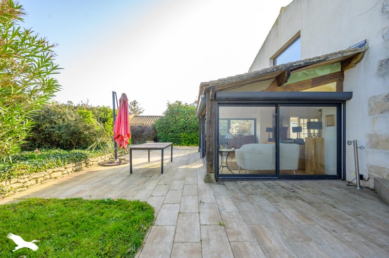 Vente Maison PUILBOREAU - 6 pièces -210 m² - (17138)