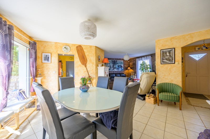 Vente Maison STE SOULLE - 6 pièces -115 m² - (17220)