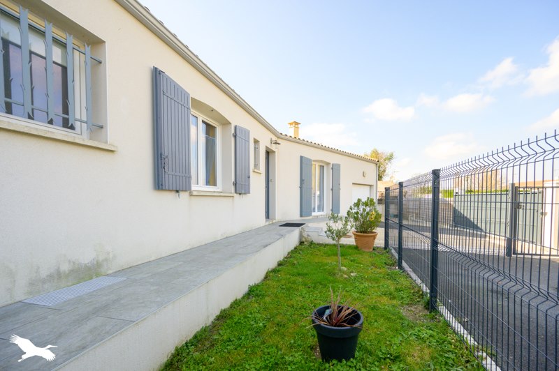 Vente Maison STE SOULLE - 6 pièces -115 m² - (17220)