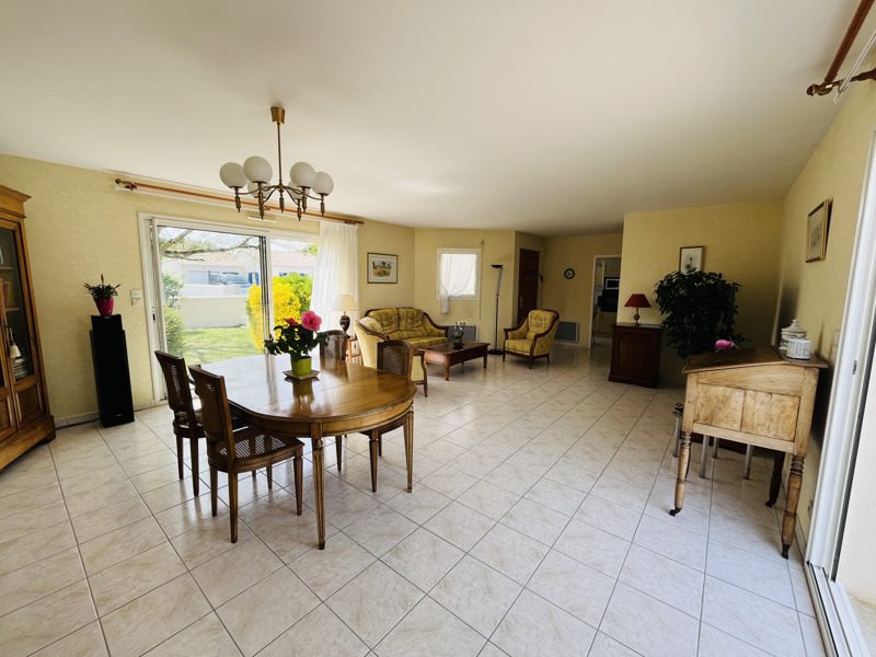Vente Maison STE SOULLE - 5 pièces -122 m² - (17220)