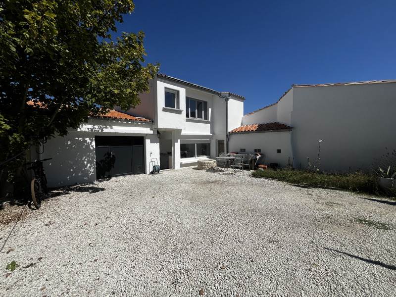 Maison 4 pièces 114 m² · à Dompierre-sur-Mer · 114 m² · 399 990 €