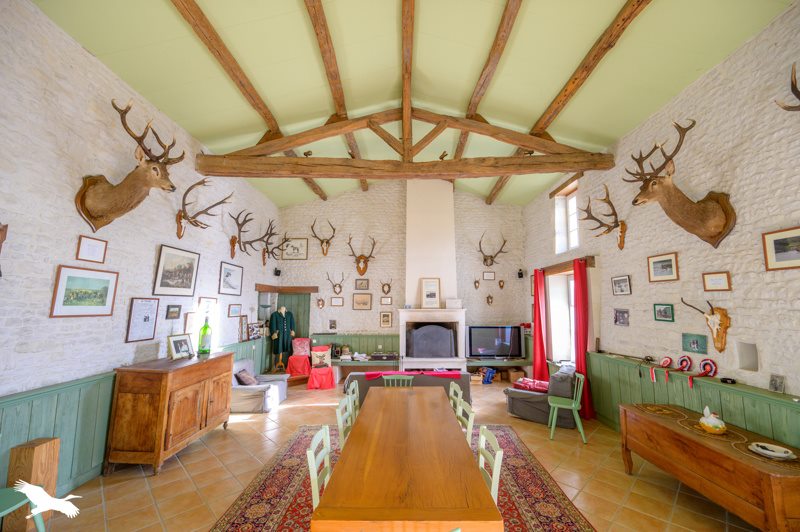 Vente Maison ANDILLY 17230 9 pièces - 336 m²
