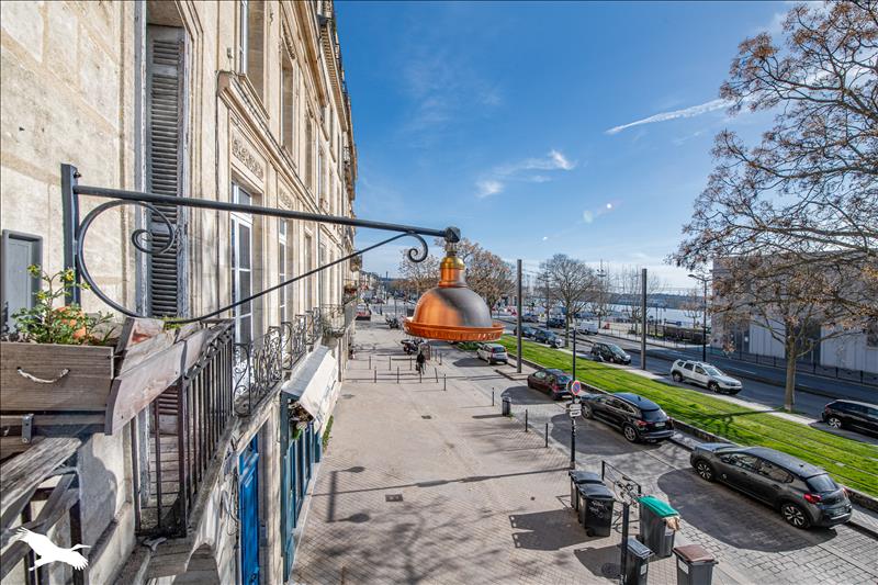 Vente Appartement BORDEAUX - 2 pièces -81 m² - (33000)