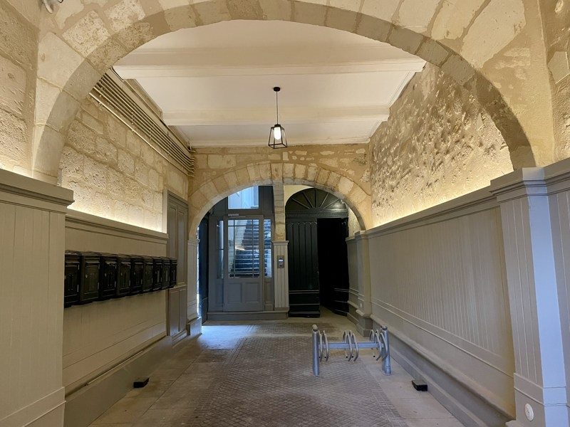 Vente Appartement BORDEAUX - 2 pièces -27 m² - (33300)