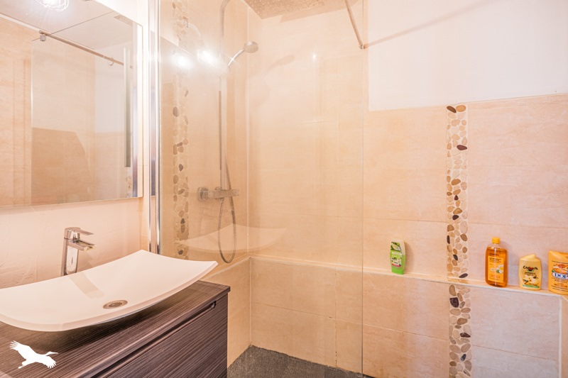 Vente Appartement BORDEAUX - 5 pièces -83 m² - (33300)