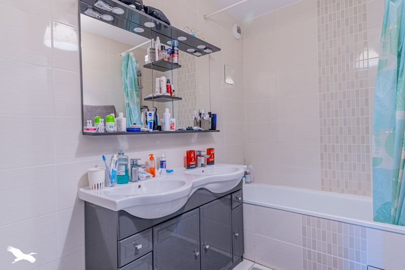 Vente Appartement BORDEAUX - 4 pièces -83 m² - (33300)