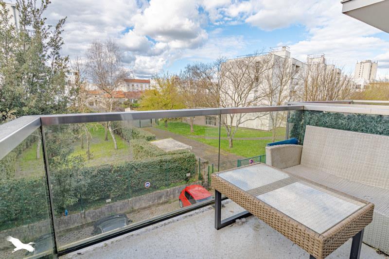 Vente Appartement BORDEAUX - 2 pièces -40 m² - (33300)