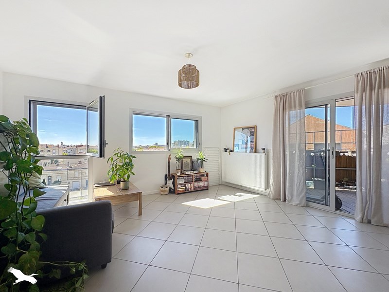 Vente Appartement Bordeaux - 2 pièces -49 m² - (33300)