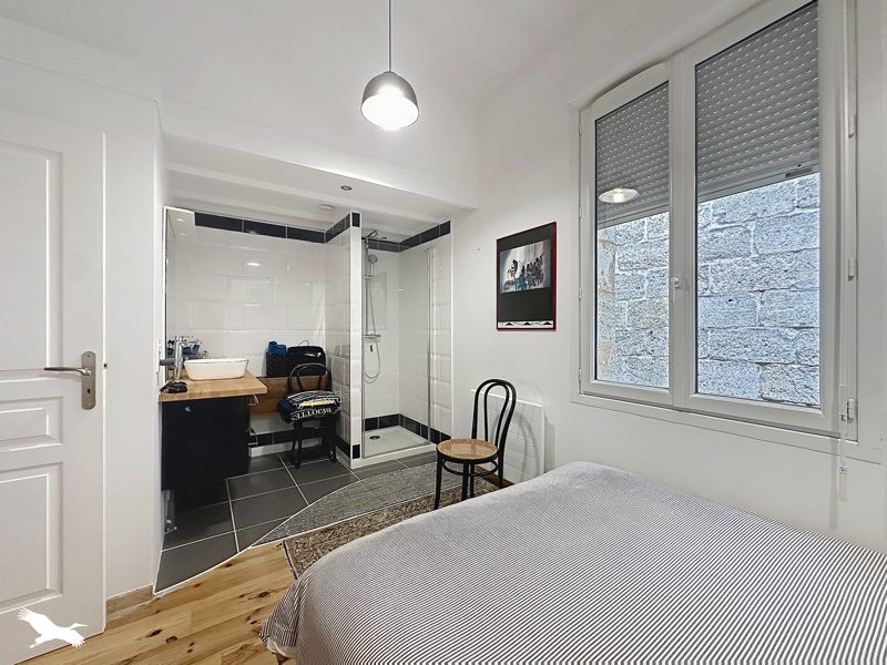 Vente Immeuble Bordeaux - -  200 m² - (33000)