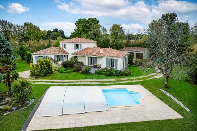 Maison 8 pièces 204 m² · à Germond-Rouvre · 204 m² · 365 680 €