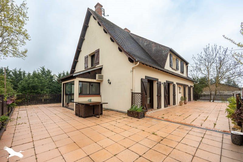 Vente Maison ST FLORENT SUR CHER - 7 pièces -327 m² - (18400)