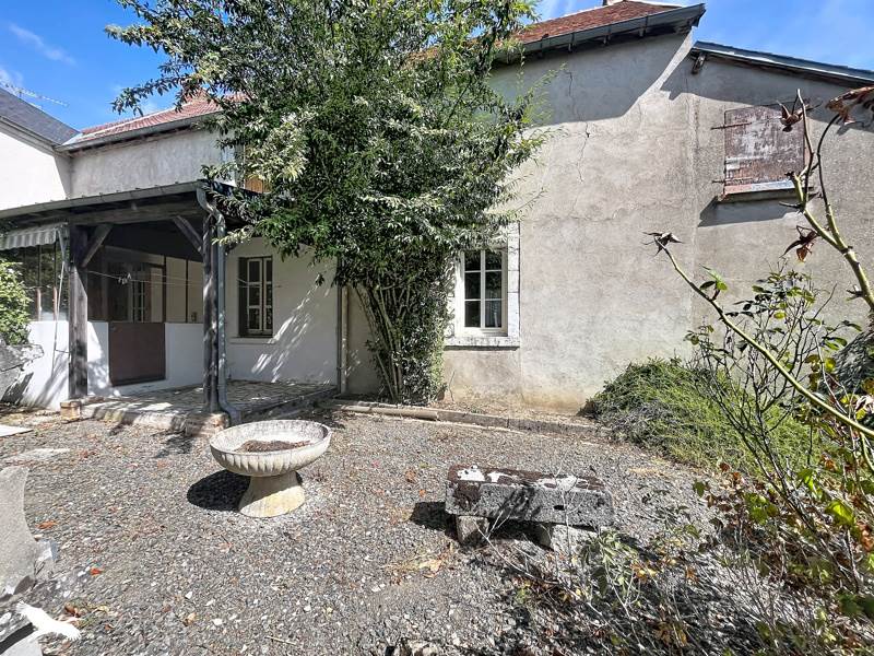 Maison 6 pièces 170 m² · à Civray · 170 m² · 120 000 €