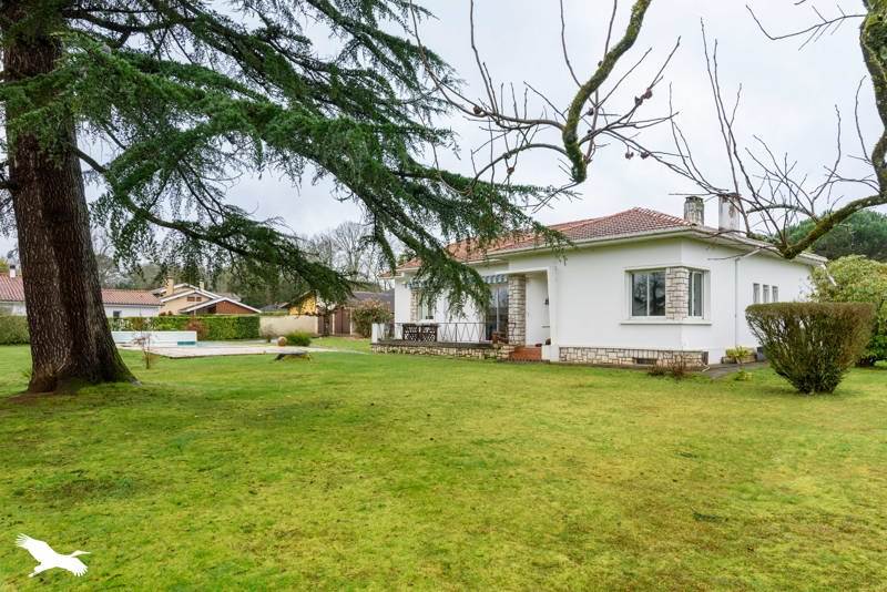 Vente Maison ST PIERRE DU MONT - 5 pièces -146 m² - (40280)