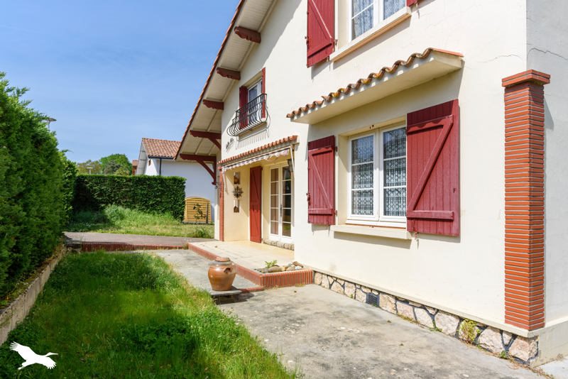 Vente Maison ST PIERRE DU MONT - 6 pièces -140 m² - (40280)