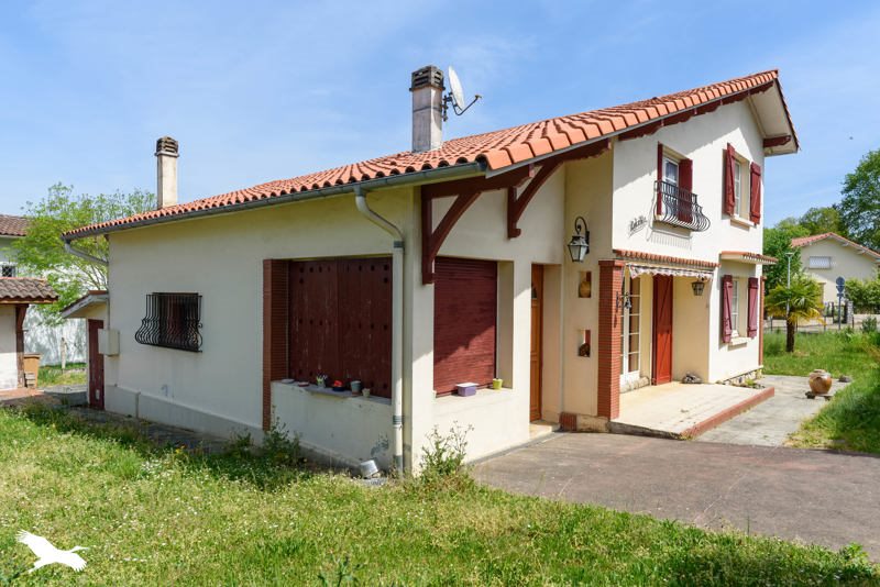 Vente Maison ST PIERRE DU MONT - 6 pièces -140 m² - (40280)