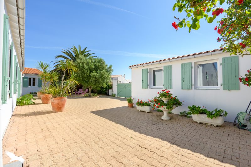 Vente Maison LA FLOTTE - 7 pièces -167 m² - (17630)