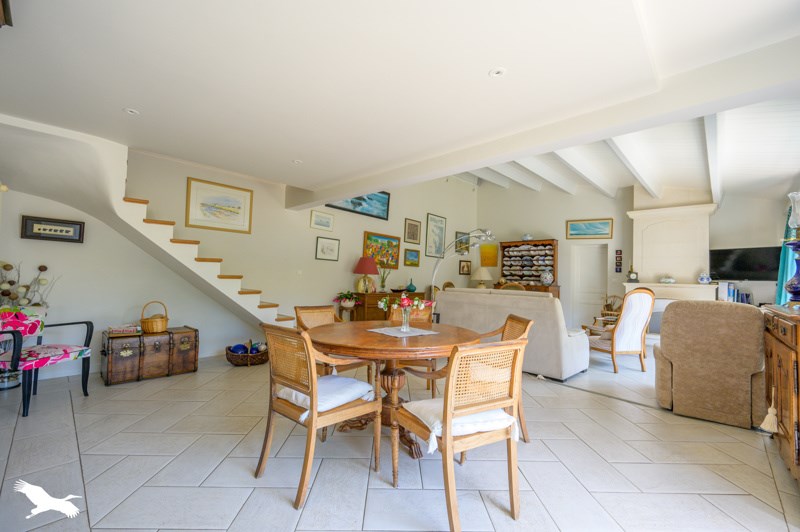 Vente Maison LA FLOTTE - 7 pièces -165 m² - (17630)