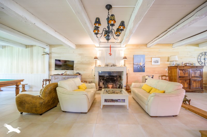 Vente Maison LA FLOTTE - 6 pièces -206 m² - (17630)