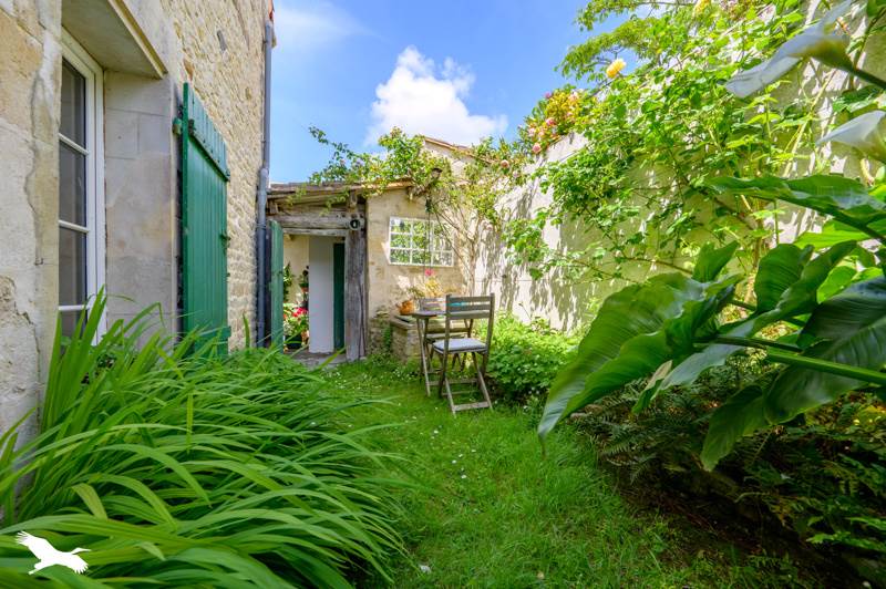 Vente Maison LA FLOTTE - 6 pièces -206 m² - (17630)