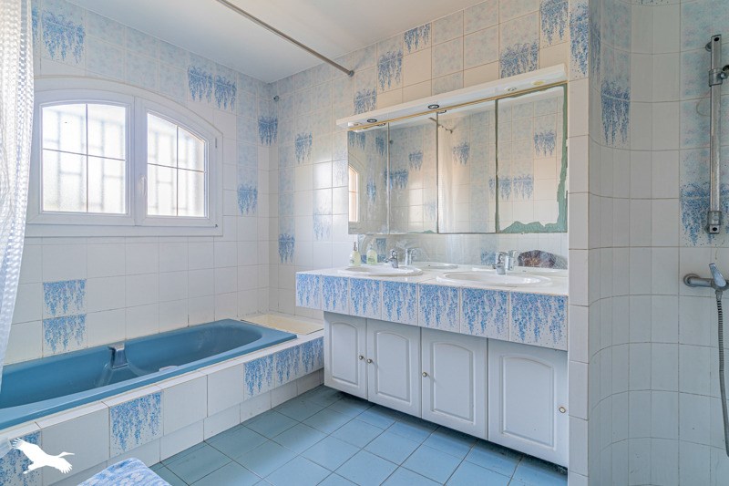 Vente Maison VILLENAVE D ORNON - 6 pièces -153 m² - (33140)