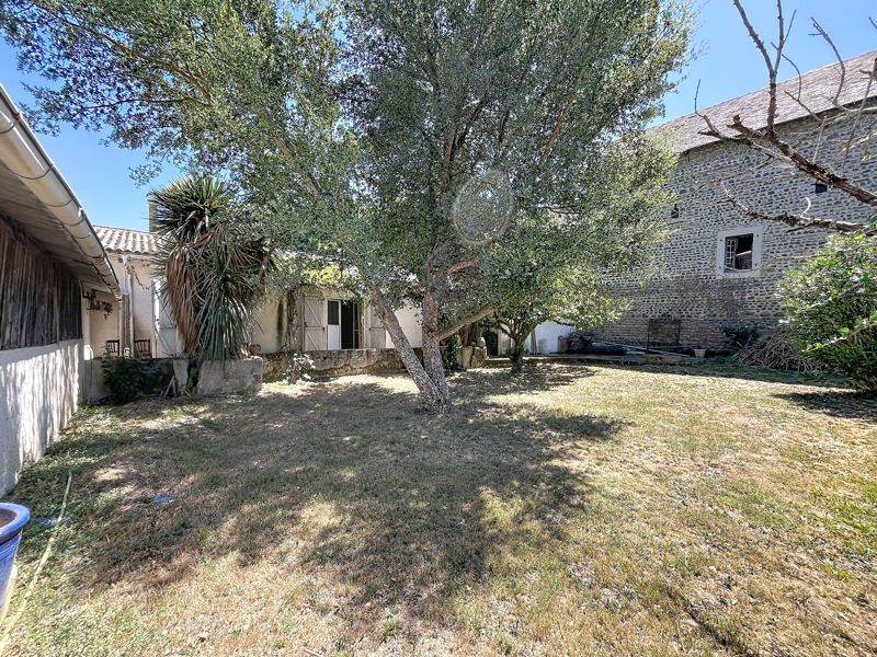 Vente Grange LAROIN - -  800 m² - (64110)
