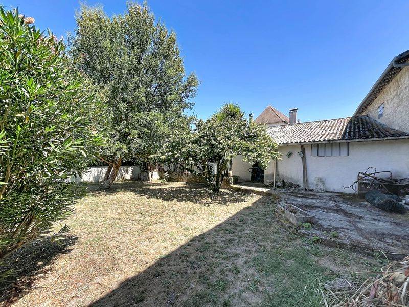 Vente Grange LAROIN - -  800 m² - (64110)