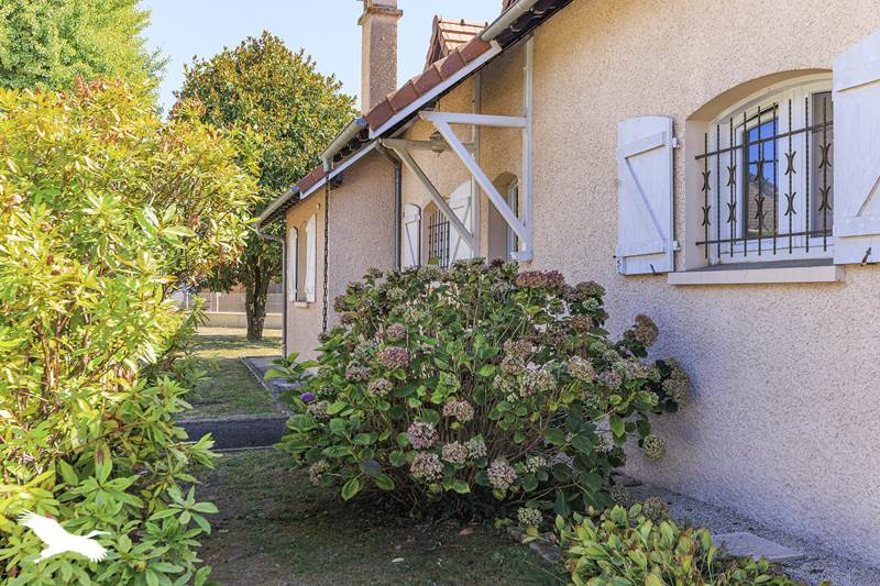 Vente Maison LONS - 7 pièces -186 m² - (64140)