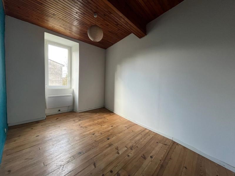 Maison  - 4 pièces    - 103 m² - TEILHET (09)