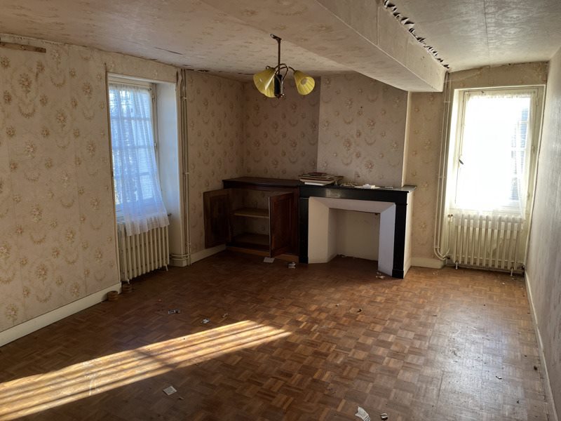 Vente Maison ST JEAN D ATAUX - 7 pièces -221 m² - (24190)