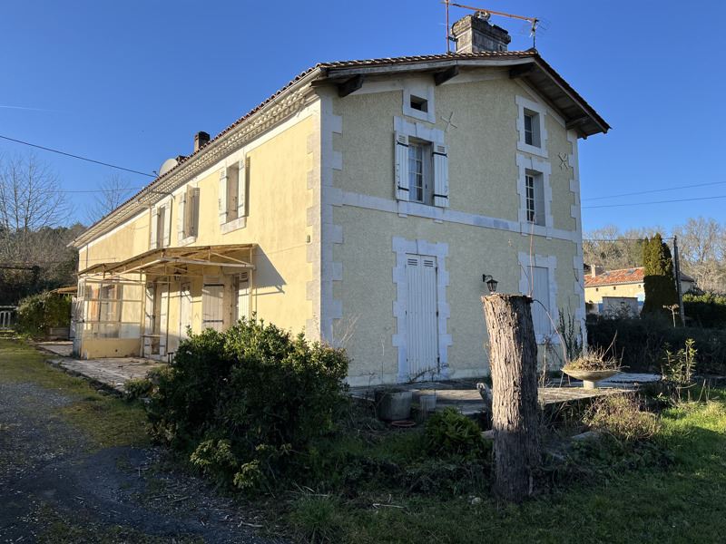 Vente Maison ST JEAN D ATAUX - 7 pièces -221 m² - (24190)
