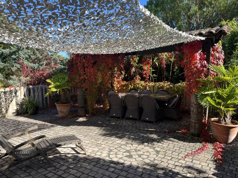 Vente Maison DOUZILLAC - 9 pièces -220 m² - (24190)