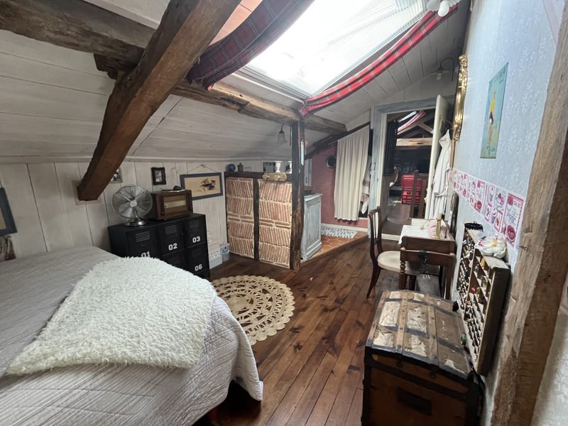 Vente Maison DOUZILLAC - 9 pièces -220 m² - (24190)