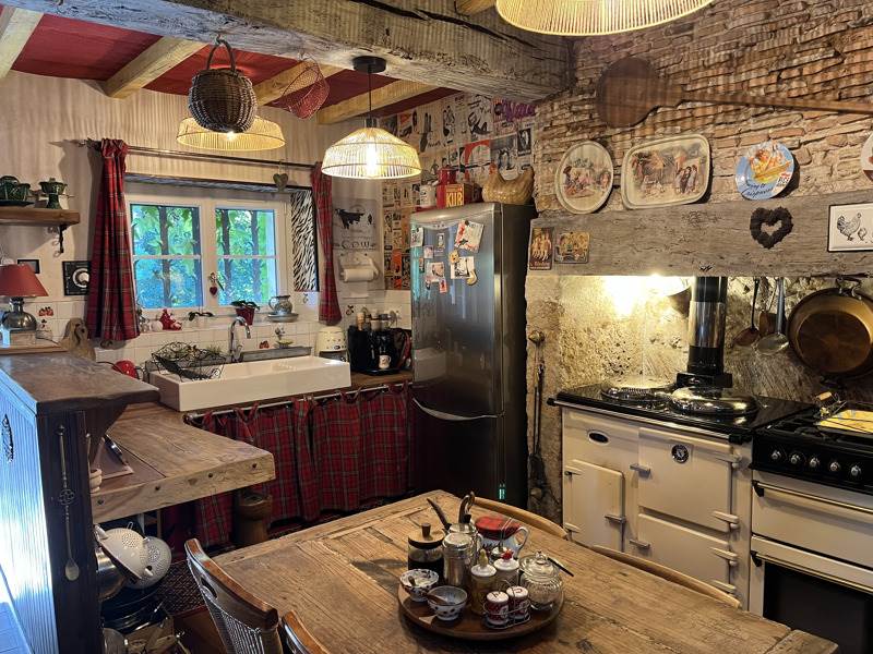 Vente Maison DOUZILLAC - 9 pièces -220 m² - (24190)
