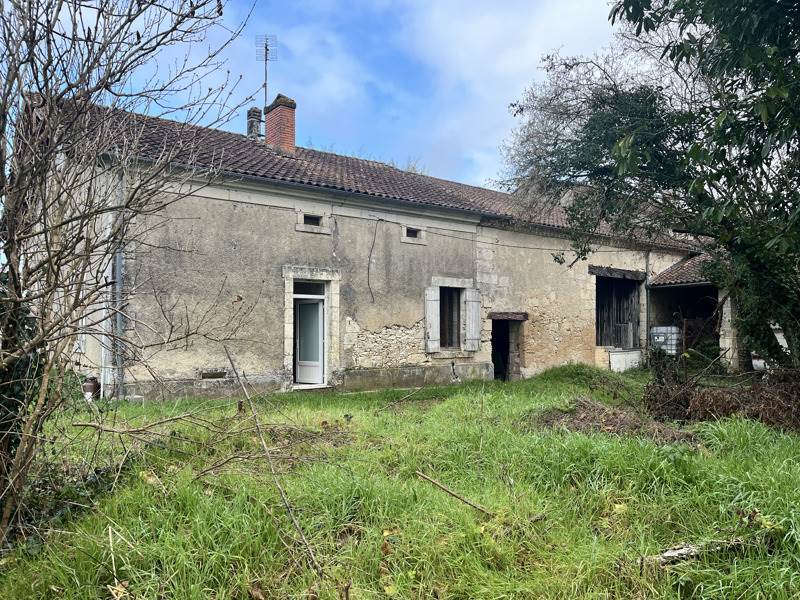 Maison en pierre à Neuvic