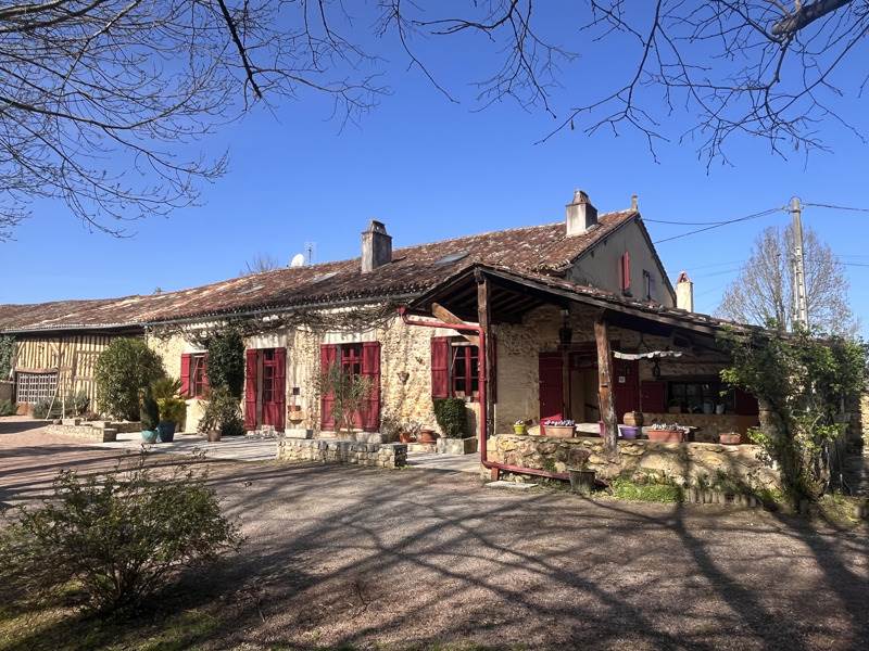 Vente Maison ST JEAN D ATAUX - 9 pièces -237 m² - (24190)