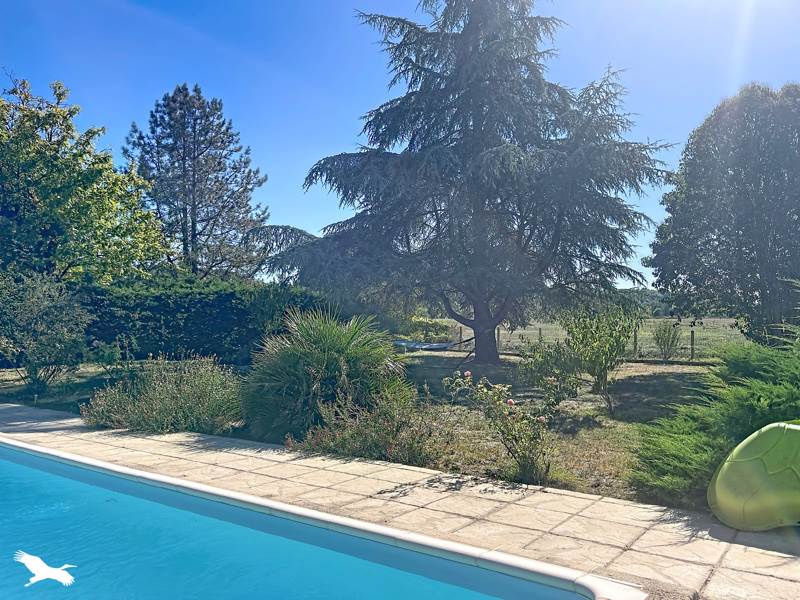 Vente Maison Neuvic - 5 pièces -150 m² - (24190)