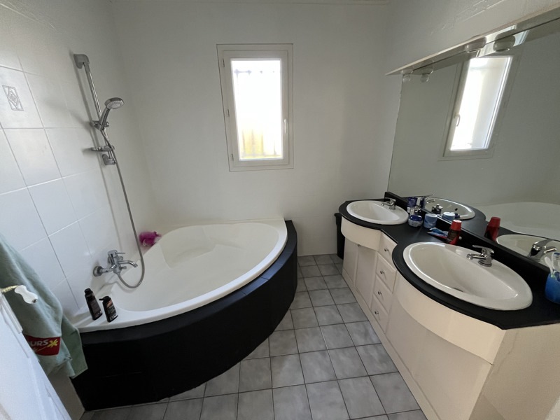 Vente Maison PREMILHAT - 6 pièces -153 m² - (03410)
