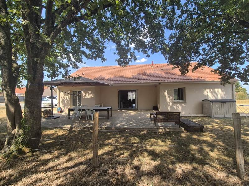 Vente Maison PREMILHAT - 4 pièces -111 m² - (03410)