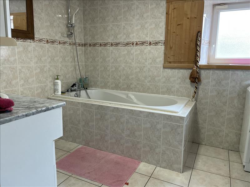 Vente Maison DOMERAT - 7 pièces -120 m² - (03410)