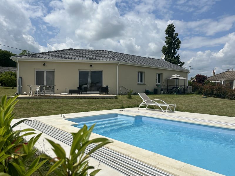 Vente Maison PREMILHAT - 5 pièces -108 m² - (03410)