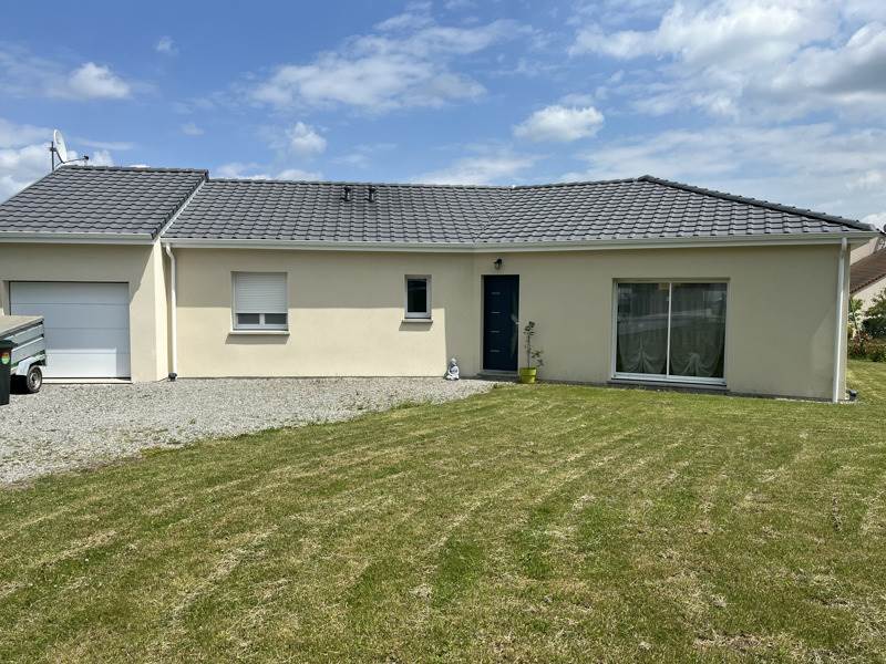 Vente Maison PREMILHAT - 5 pièces -108 m² - (03410)