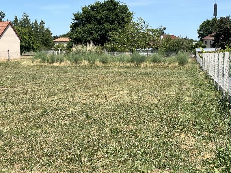 Vente Terrain DOMERAT - -1103 m² - (03410)